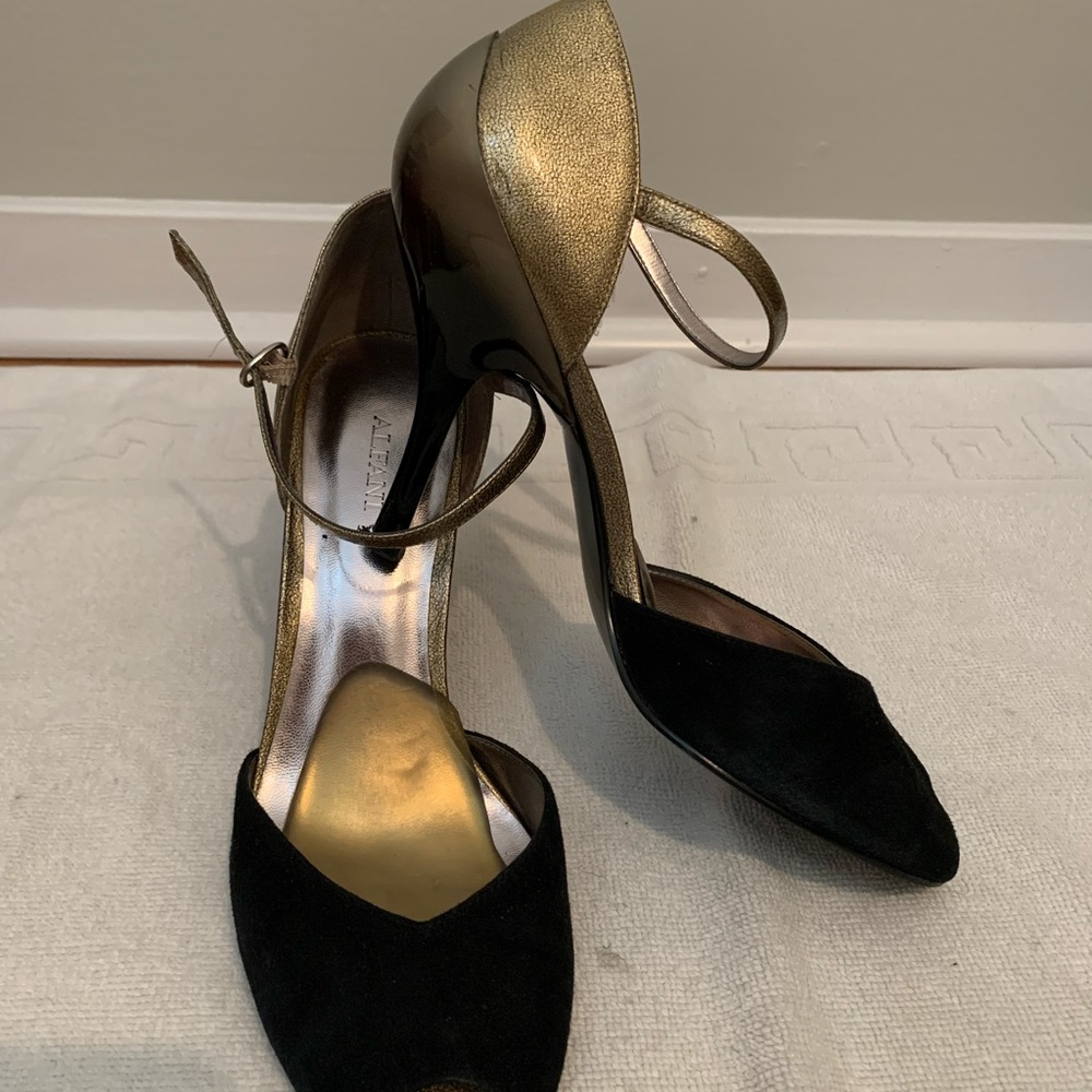 Alfani size 9 black and gold Mary Janes